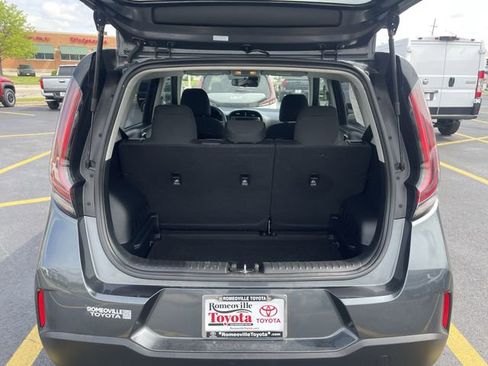 Used 2025 Kia Soul LX w/ LX Technology Package FWD image 32