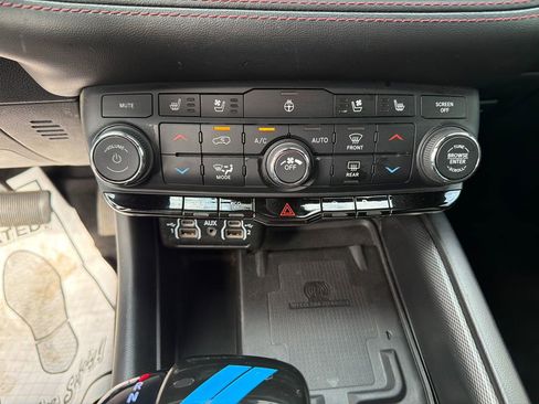 Used 2022 Dodge Durango R/T AWD/4WD image 32