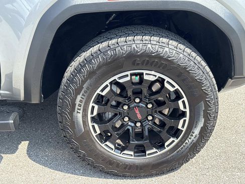 Used 2026 GMC Canyon AT4 AWD/4WD image 10
