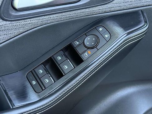 Used 2023 Nissan Rogue SV AWD/4WD image 9