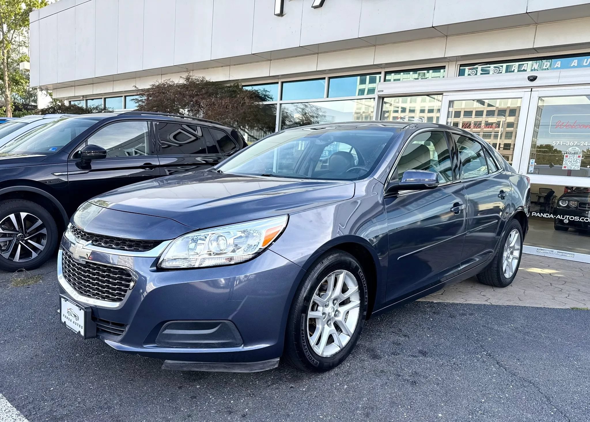 Used 2015 Chevrolet Malibu LT w/ Power Convenience Package FWD image 3