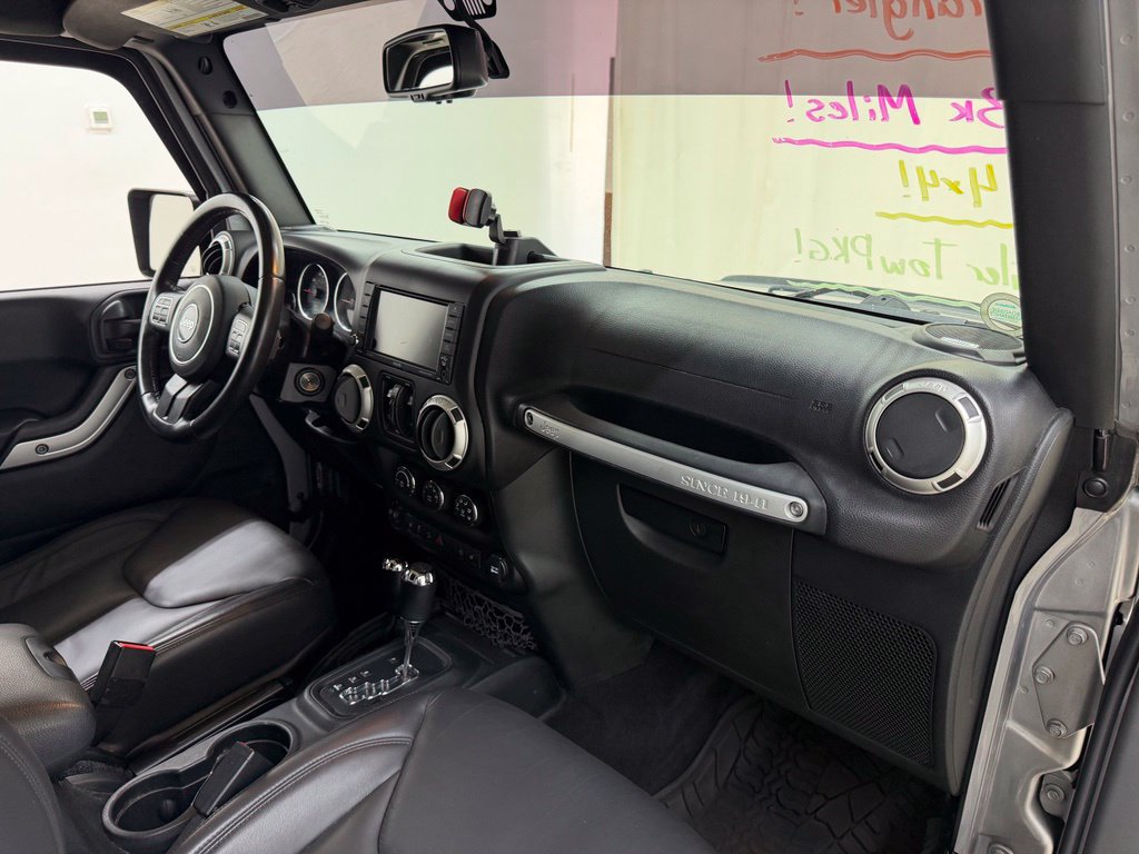 Used 2018 Jeep Wrangler Unlimited Sahara AWD/4WD image 12