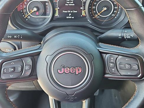 Used 2024 Jeep Gladiator Mojave w/ Technology Group AWD/4WD image 17