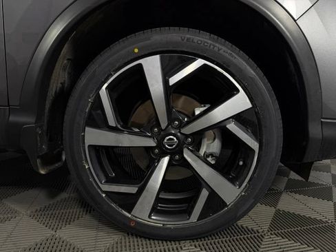 Used 2022 Nissan Rogue Sport SL w/ Premium Package FWD image 12