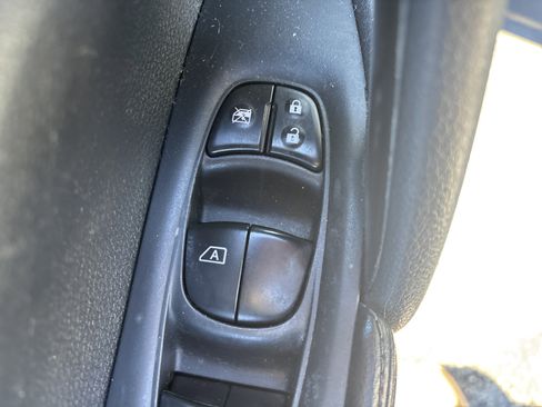 Used 2016 Nissan Rogue SL w/ SL Premium Package image 13