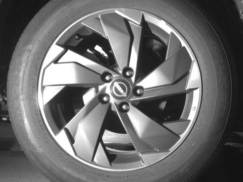 Used 2025 Nissan Rogue SV image 15