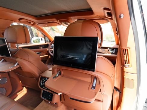 Used 2022 Bentley Bentayga AWD/4WD image 21