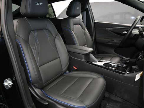 Used 2025 Buick Envista Sport Touring w/ Convenience II Package image 39