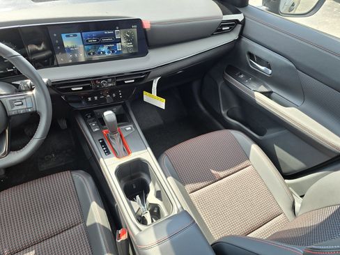 Used 2025 Nissan Kicks SR w/ Illumination Package AWD/4WD image 11