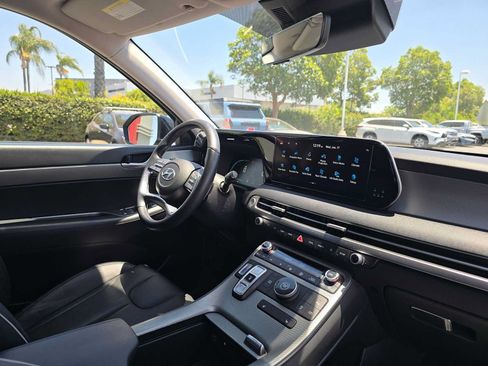 Used 2023 Hyundai Palisade SEL FWD image 11
