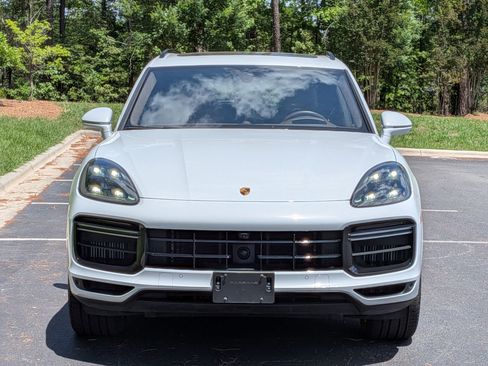 Certified 2023 Porsche Cayenne Turbo w/ Premium Package Plus AWD/4WD image 35