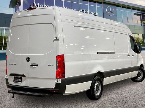 Used 2025 Mercedes-Benz Sprinter 2500 image 8