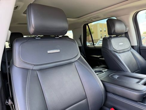 Used 2025 Ford Expedition Platinum AWD/4WD image 28