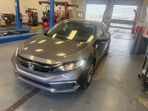 Used 2019 Honda Civic LX image 2