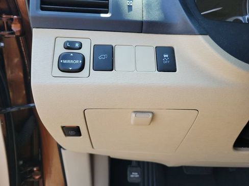 Used 2009 Toyota Venza FWD image 19