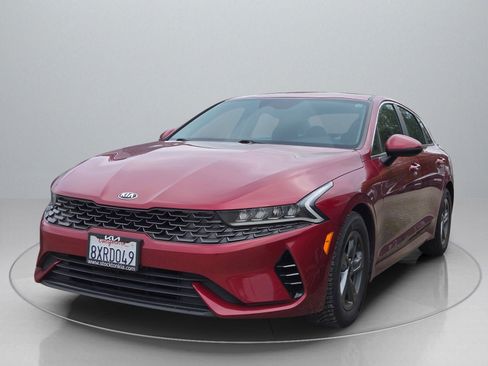 Used 2021 Kia K5 LX image 4