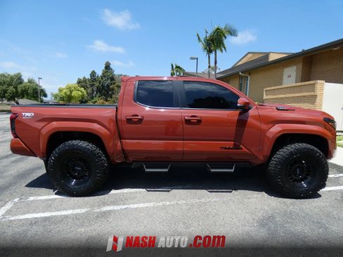 Used 2025 Toyota Tacoma TRD Sport w/ TRD Sport Premium Package AWD/4WD image 6