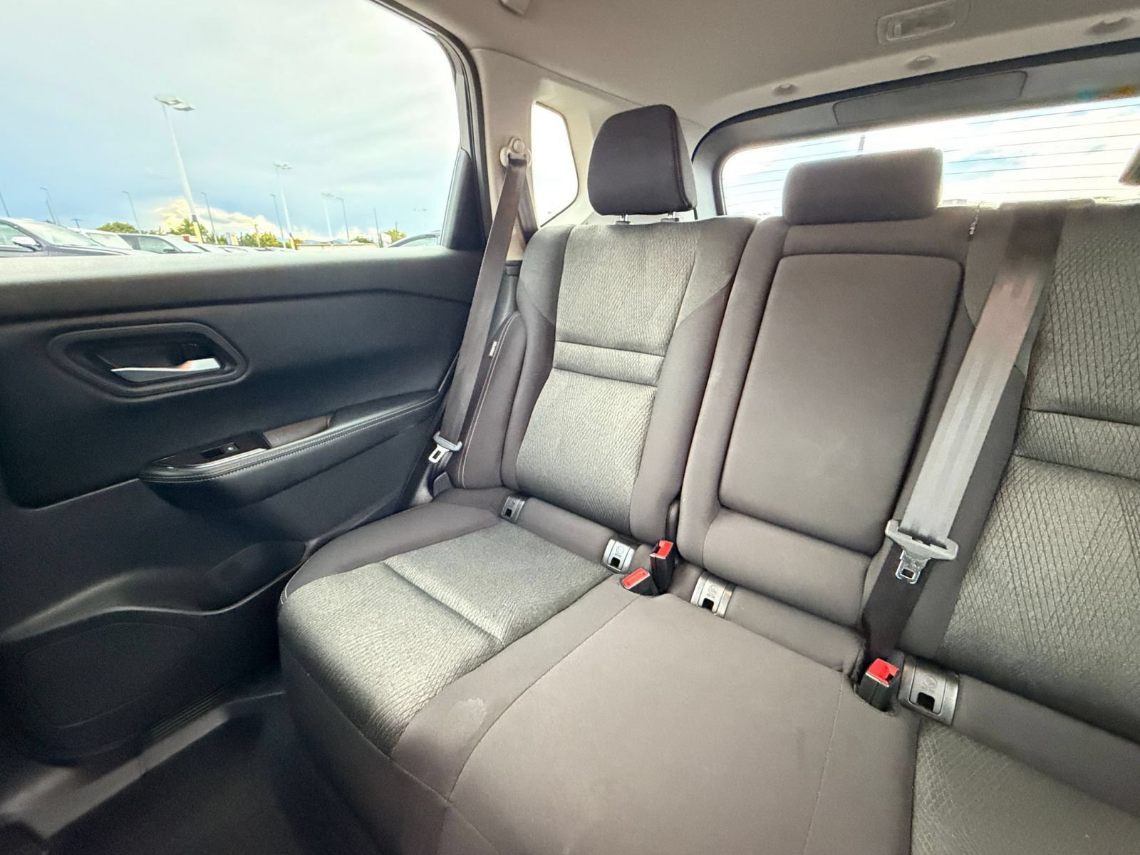 Used 2025 Nissan Rogue SV AWD/4WD image 40