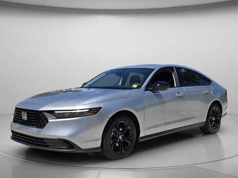 Certified 2025 Honda Accord SE image 9