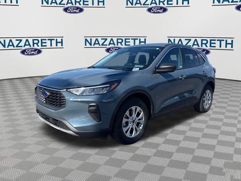 Used 2023 Ford Escape Active AWD/4WD image 3