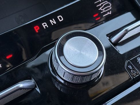 Used 2023 Jeep Grand Cherokee Overland w/ Advanced Protech Group III image 17