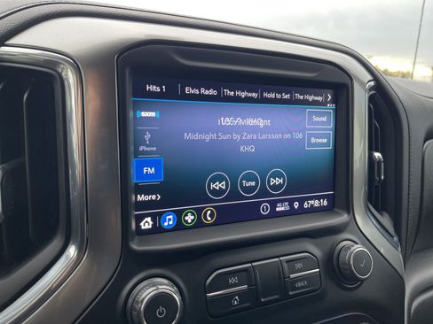 Used 2021 Chevrolet Silverado 1500 LT AWD/4WD image 17