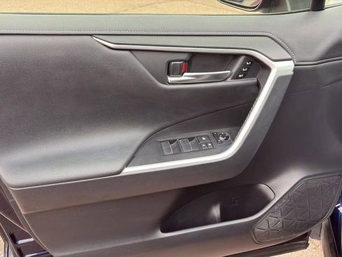 Used 2019 Toyota RAV4 Limited w/ Cold Weather Package image 8