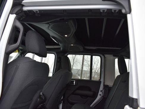 Certified 2024 Jeep Wrangler Sahara w/ Technology Group image 14