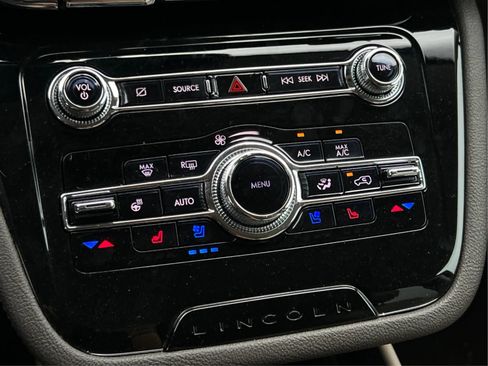 Used 2022 Lincoln Corsair AWD w/ Equipment Group 101A image 39