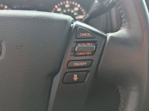 Used 2021 Nissan Titan PRO-4X w/ Pro-4x Convenience Package image 18