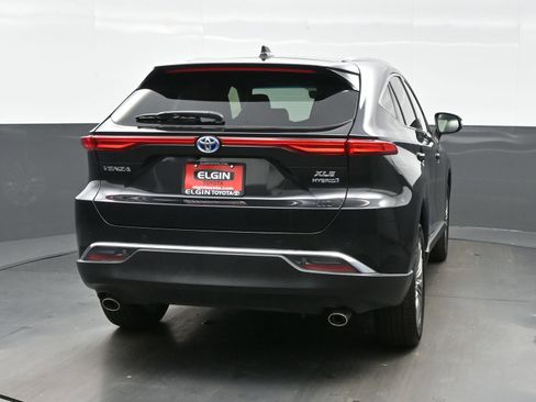 Used 2022 Toyota Venza XLE AWD/4WD image 5