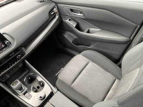 Used 2026 Nissan Rogue SV w/ Cold Weather Package image 17