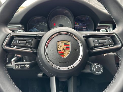 Certified 2024 Porsche Macan S image 24
