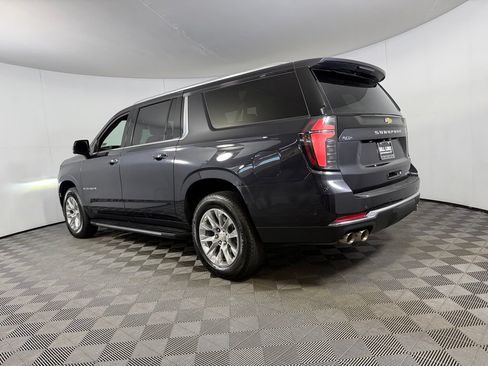 Used 2026 Chevrolet Suburban Premier AWD/4WD image 9