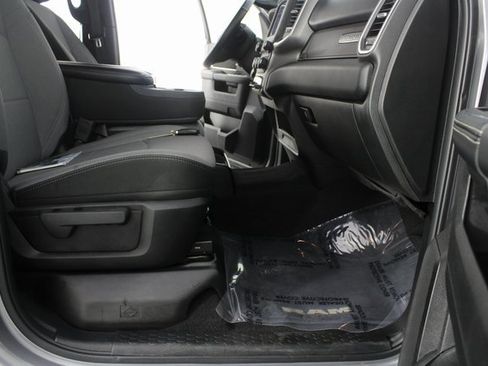 Used 2024 RAM 2500 Big Horn w/ Bed Utility Group image 19