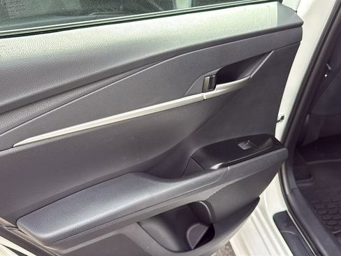 Used 2025 Toyota Camry SE w/ Convenience Package FWD image 23