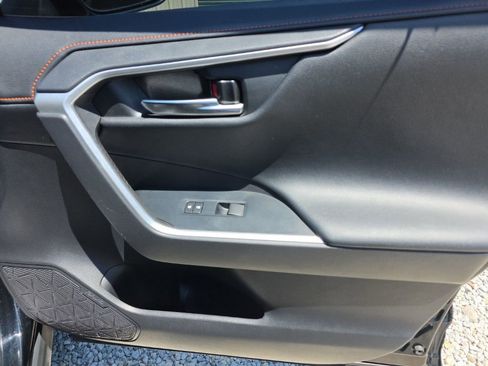Used 2020 Toyota RAV4 Adventure AWD/4WD image 19