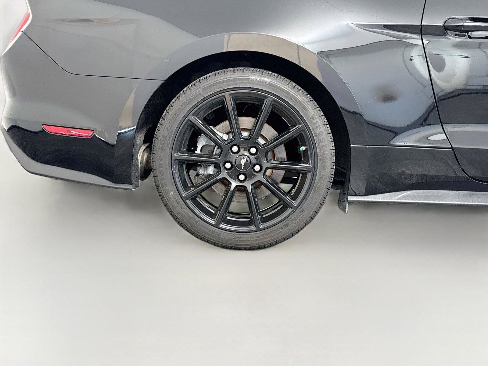 Used 2016 Ford Mustang GT Premium w/ Black Accent Package RWD image 31