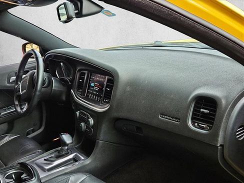 Used 2017 Dodge Charger SXT w/ Plus Group image 23