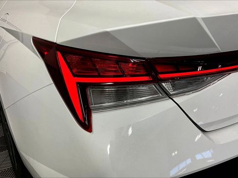 New 2026 Hyundai Elantra Limited FWD image 15