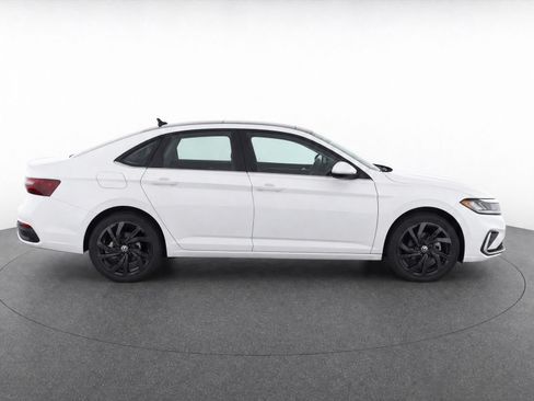 Used 2026 Volkswagen Jetta SE w/ Black Wheel Package FWD image 2