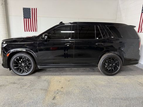 Used 2024 Cadillac Escalade Sport Platinum w/ LPO, ONYX Package image 4