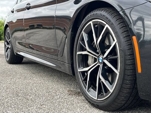 Used 2022 BMW 540i xDrive w/ M Sport Package AWD/4WD image 9