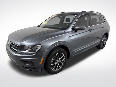 Used 2018 Volkswagen Tiguan SE w/ Panoramic Sunroof Package image 7