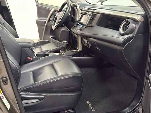 Used 2014 Toyota RAV4 Limited image 18