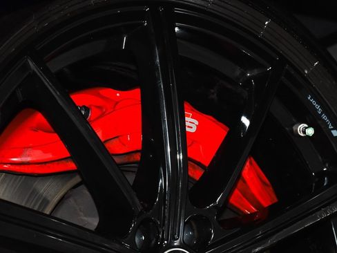 Used 2024 Audi S8 w/ S8 Comfort Plus Package image 94