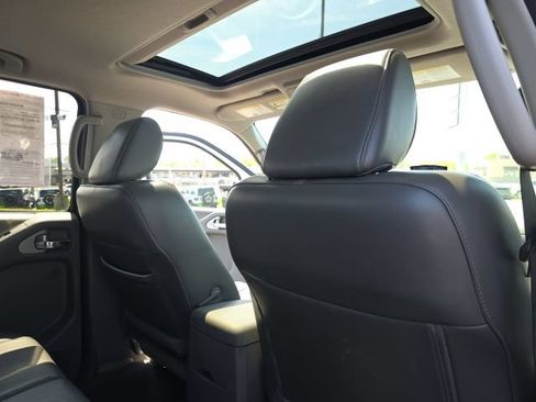 Used 2015 Nissan Frontier SL w/ Moonroof Package AWD/4WD image 46