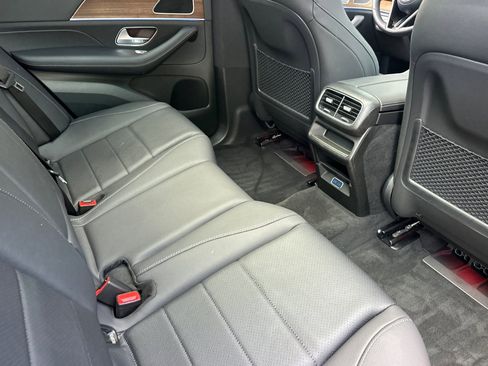 Used 2025 Mercedes-Benz GLE 450e 4MATIC image 30