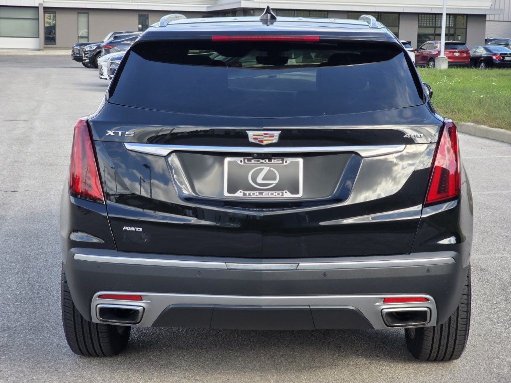 Used 2024 Cadillac XT5 Premium Luxury w/ Technology Package AWD/4WD image 9
