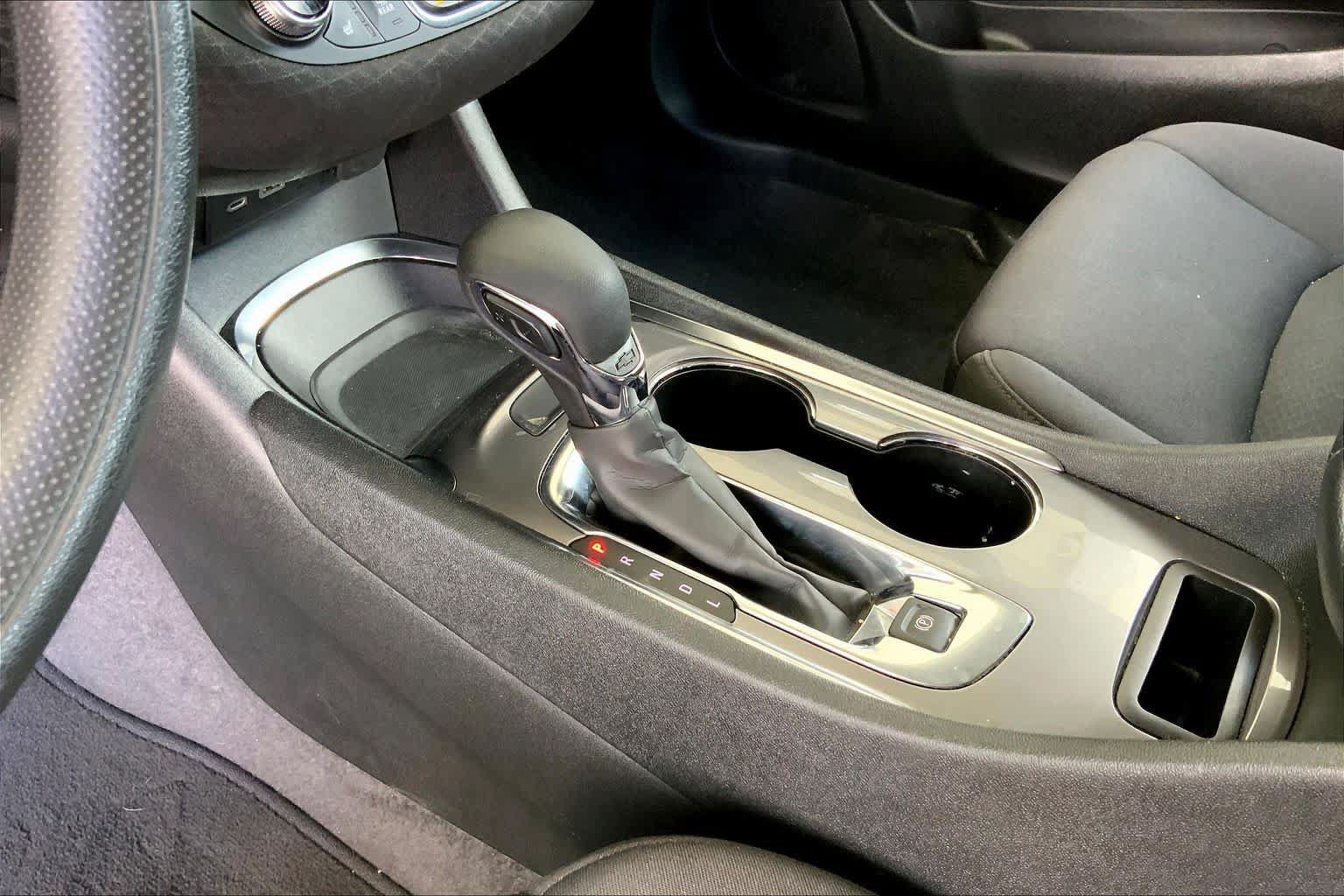 Used 2023 Chevrolet Malibu LT FWD image 17